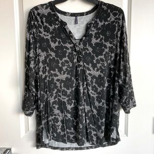 Black and white floral NYDJ Blouse